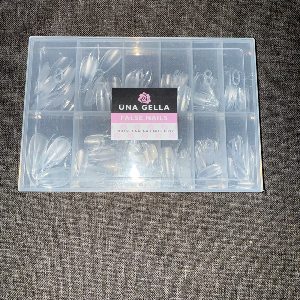 Una Gella - Regular Almond Shaped - Clear False Nails - NWOT